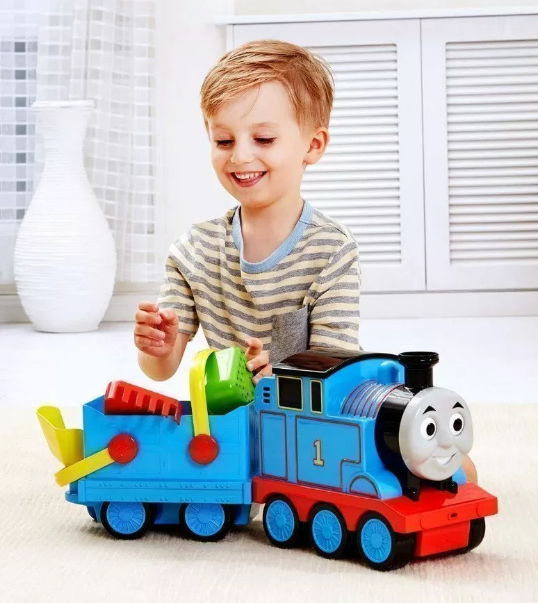 Купить поезд мальчику. Паровозик игрушка. Детские паровозики. Паровоз детская игрушка. Паровозик игрушка для детей.