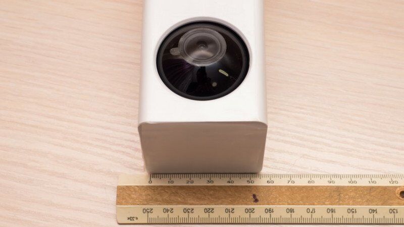 измерение камеры Xiaomi Dafang Generous с линейкой в ширину по сантиметрам
