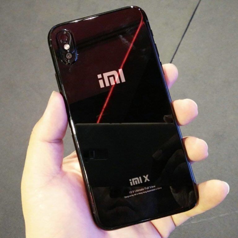 Гибрид смартфонов iPhone X и Xiaomi Mi6
