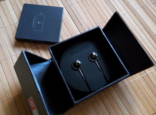 Наушники Xiaomi 1More Swarovski Crystal In-Ear Headphones коробка