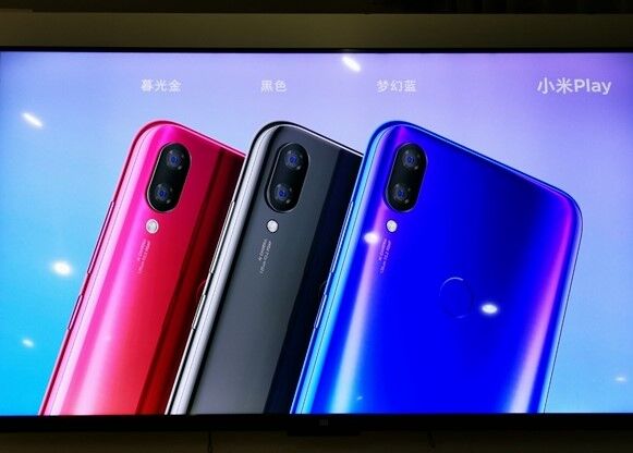Смартфон Xiaomi Play в трех цветах