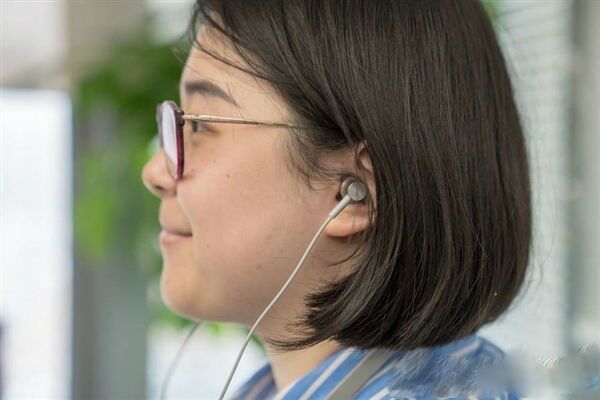 Xiaomi Mi Bluetooth Collar Earphones в деле