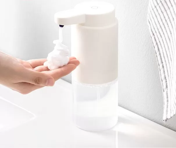 Пример использования автоматического диспенсера Xiaomi Jordan Judy Automatic Hand Sanitizer Foam Machine