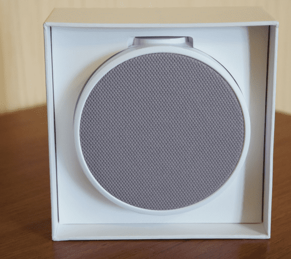 Колонка-будильник Xiaomi Mi Music Alarm Clock: вид в упаковке