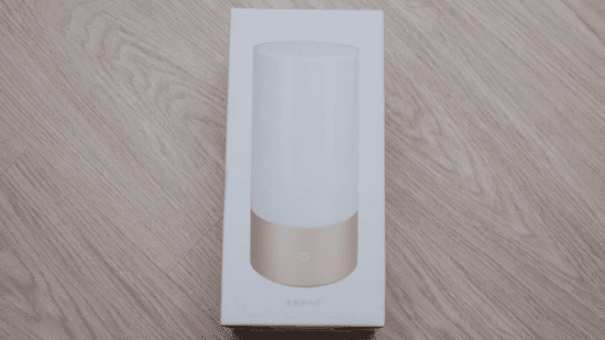 Вид на упаковку Xiaomi MiJia Bedside Lamp
