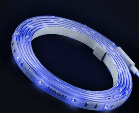 Пример синей подсветки ленты Xiaomi Yeelight LED Light Strips