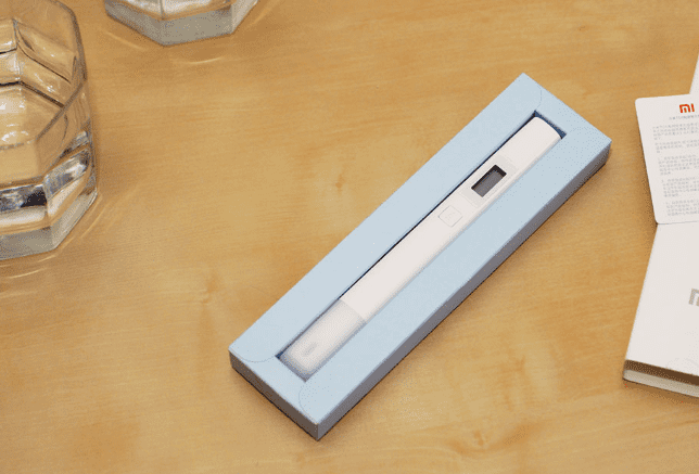 Открытая коробка с Xiaomi Mi TDS Pen Tester Water Quality