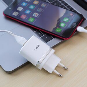 СЗУ HOCO C12Q Smart 1xUSB, 3А, 18W, QC3.0, LED USB кабель Type-C, 1м (белый) - 2 СЗУ HOCO C12Q Smart 1xUSB, 3А, 18W, QC3.0, LED USB кабель Type-C, 1м (белый) - 2